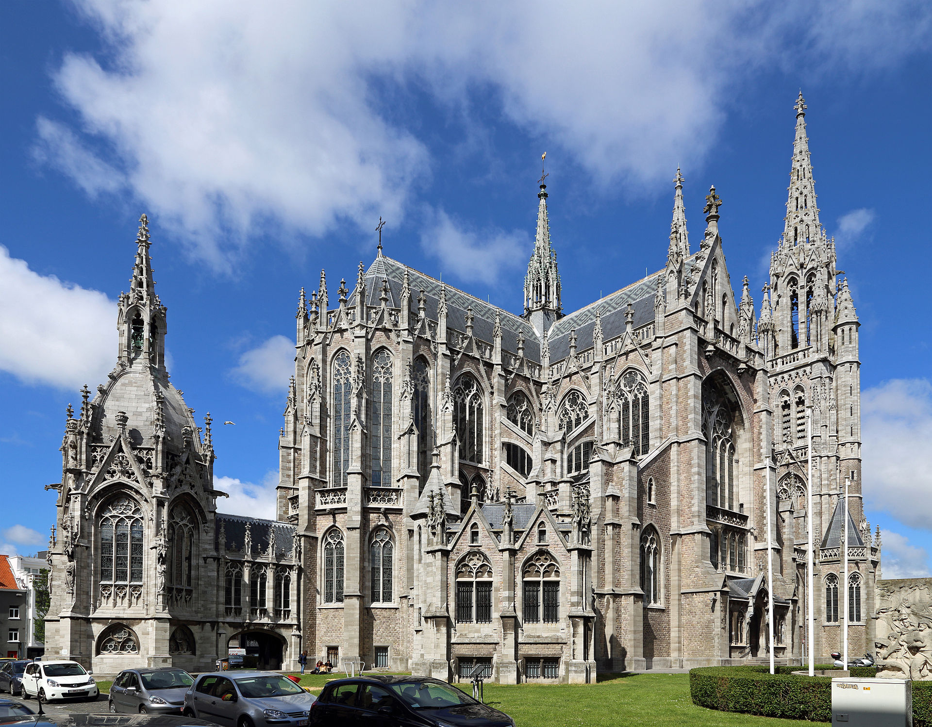 A Guide to Neo-Gothic Architecture: What Is It and How Does It Differ From  Traditional Gothic Architecture? - CDfinc